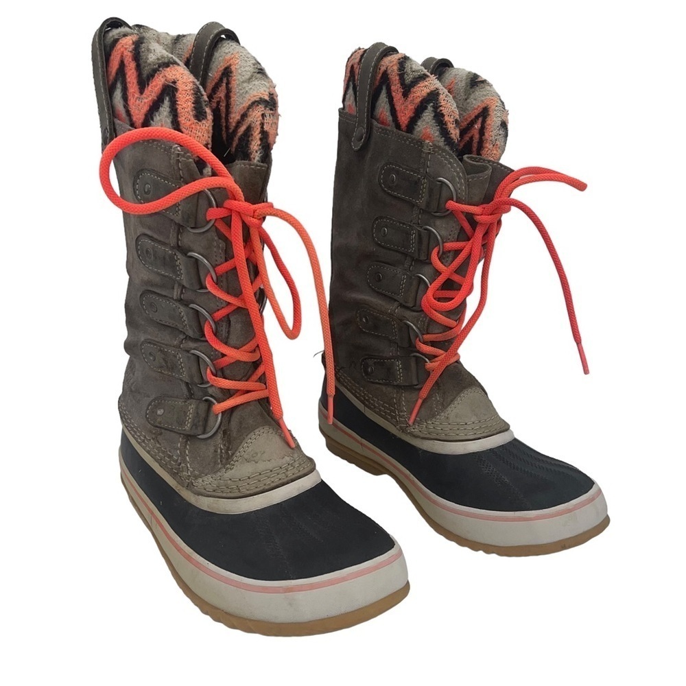 Sorel Joan of Arctic Boots with Neon Pink Aztec Liner and Laces | Size 7